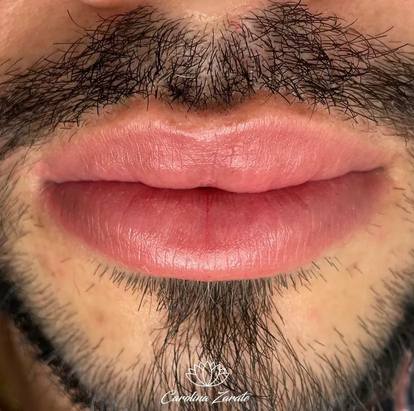 Resultado de micropigmentación de labios de Carolina Zarate