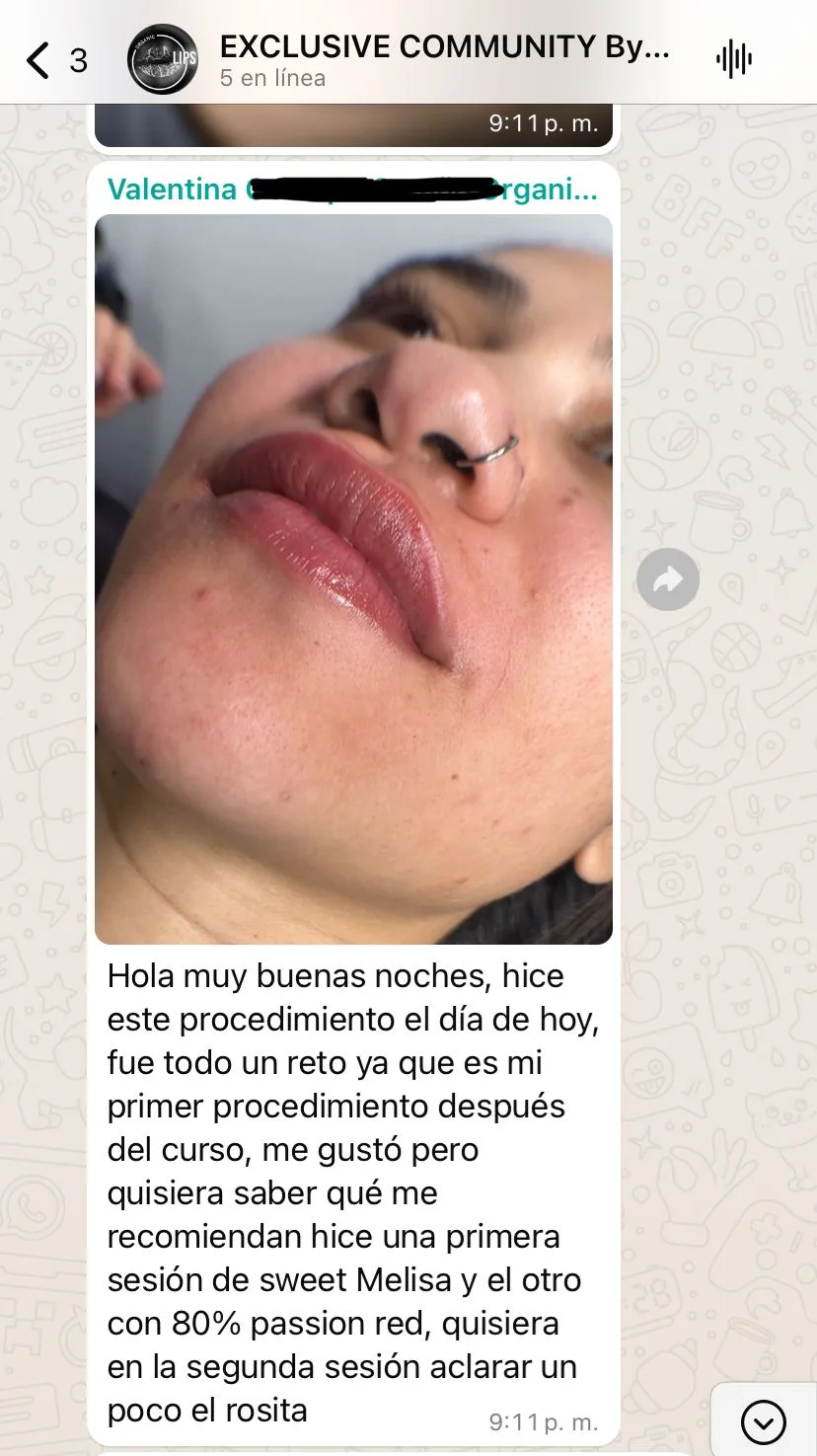 Testimonio de alumna del curso de micropigmentación de labios de Carolina Zarate: resultado y mensaje de WhatsApp (3)